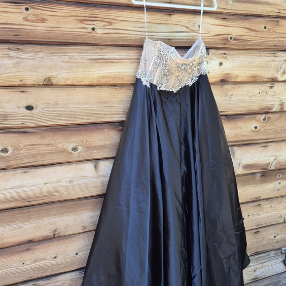 Mac Duggal Black Strapless Embellished Bustier Ball Gown - Picture 6 of 13